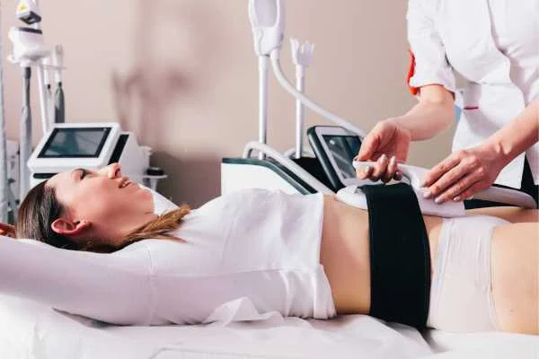 woman having body sculpting to help improve her body image and her mental health Chiswick